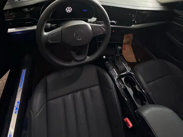 Volkswagen Passat — Фото автомобиля 9