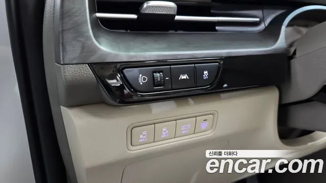 Kia Carnival Generation 4 — Фото автомобиля 20