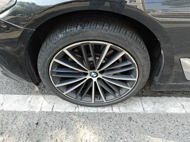 BMW 5 Series — Фото автомобиля 22