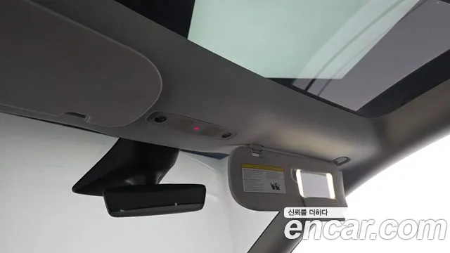 Tesla Model Y — Фото автомобиля 30