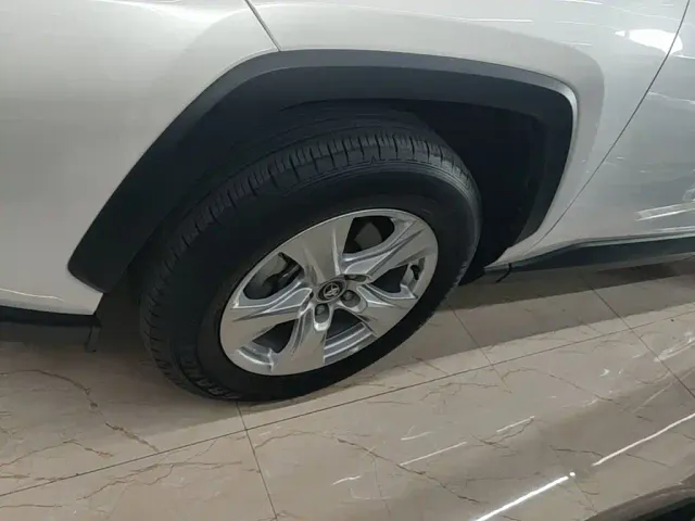 Toyota RAV4 — Фото автомобиля 22