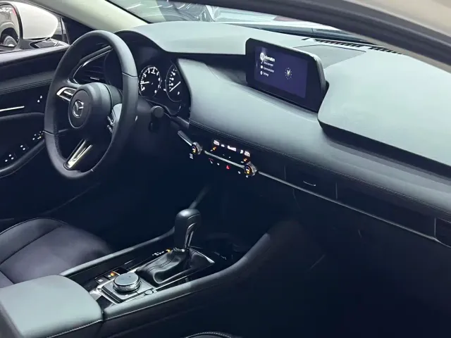 Mazda Axela — Фото автомобиля 20