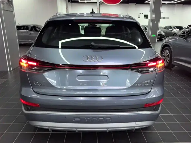 Audi Q4 e-tron — Фото автомобиля 5