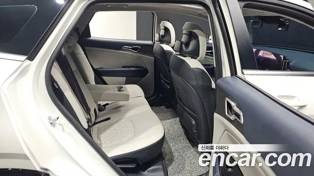 Kia Sportage Sportage 5-е поколение Бензин 1.6 турбо 2WD — Фото автомобиля 11