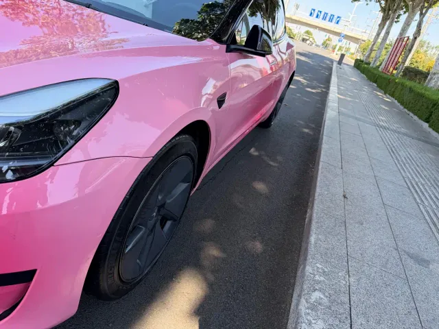 Tesla Model 3 — Фото автомобиля 3