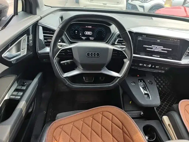 Audi Q4 e-tron — Фото автомобиля 10