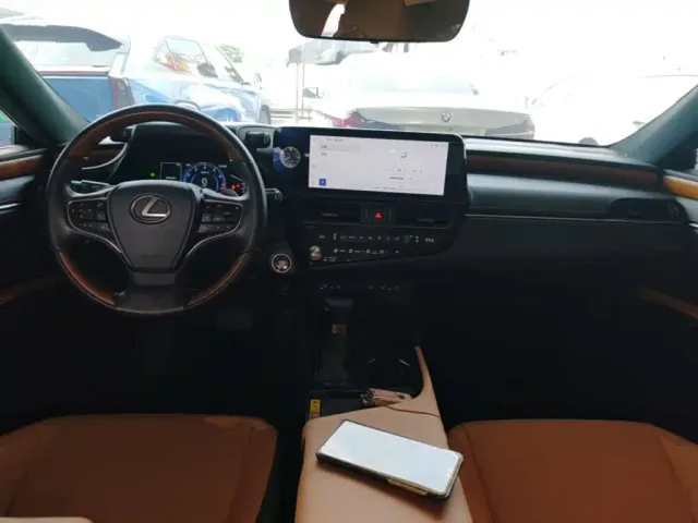 Lexus ES — Фото автомобиля 9