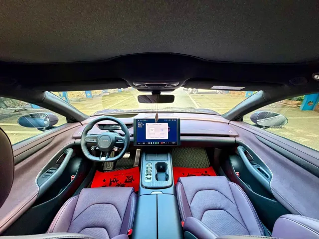 Xiaomi SU7 — Фото автомобиля 11