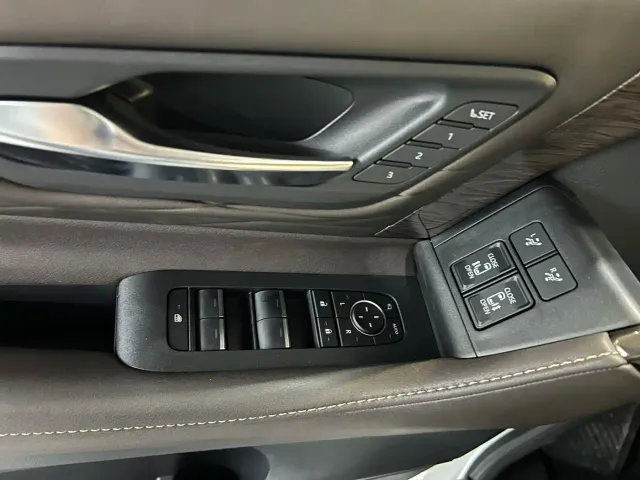 Toyota Vellfire — Фото автомобиля 7