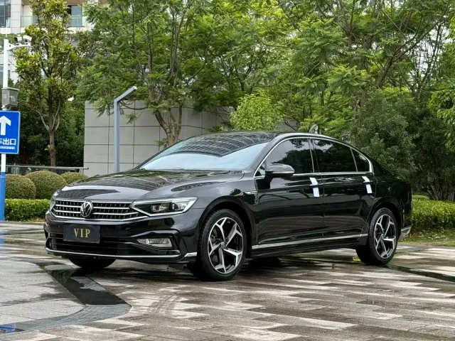 Фотография автомобиля — Volkswagen Magotan