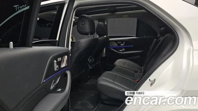 Mercedes-Benz GLE-Class — Фото автомобиля 12