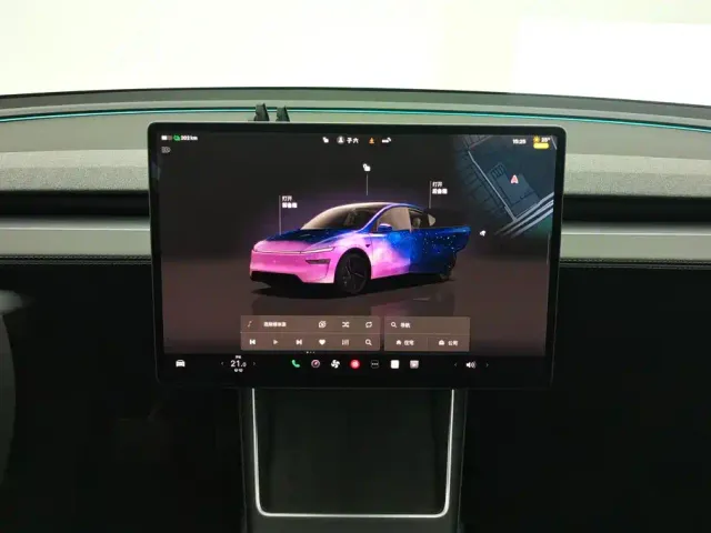 Tesla Model Y — Фото автомобиля 13