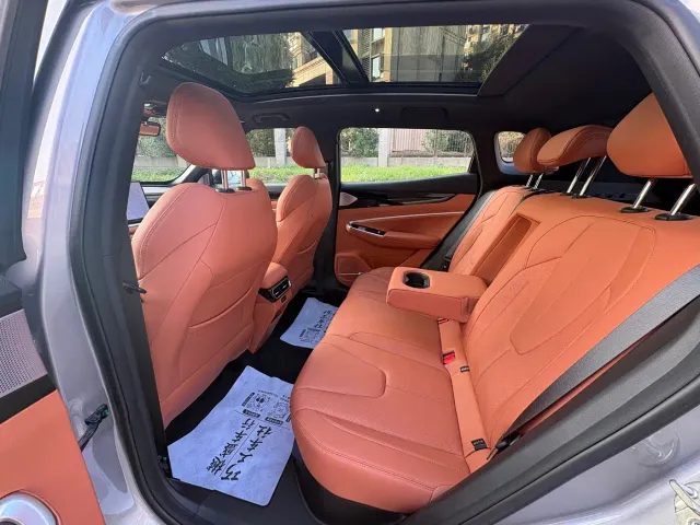 Geely Boyue — Фото автомобиля 16