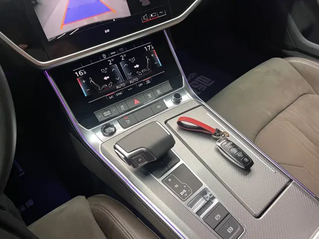 Audi A7L — Фото автомобиля 27