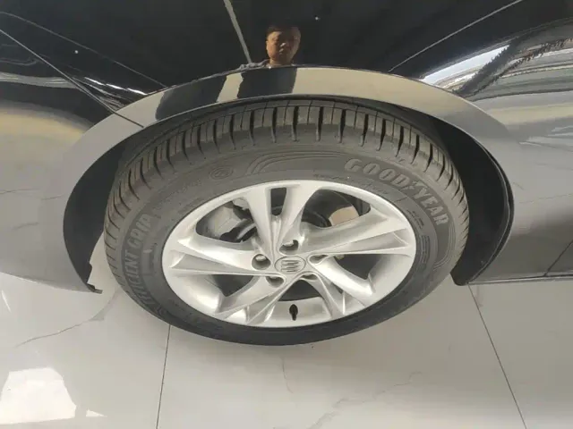 Buick Regal — Фото автомобиля 22