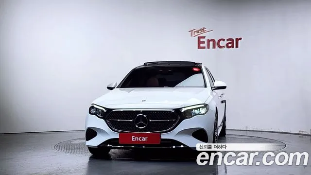 Mercedes-Benz E-Class — Фото автомобиля 2