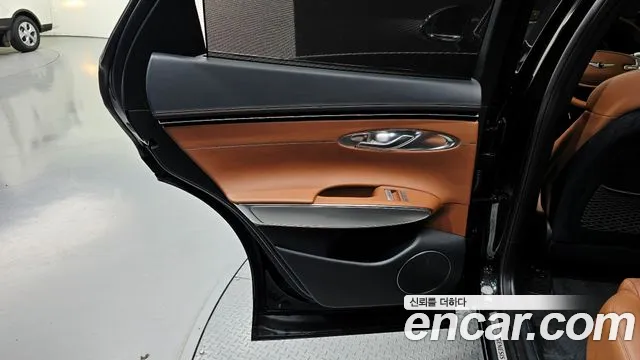 Genesis GV70 — Фото автомобиля 14