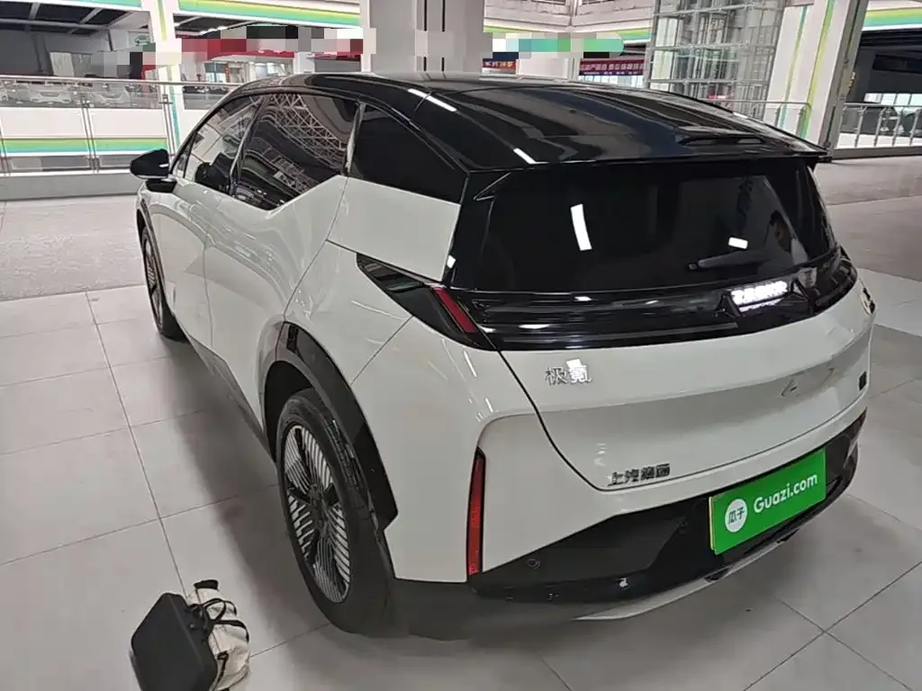 ZEEKR Zeekr X 2023 4WD YOU Edition 5-seater — Фото автомобиля 4