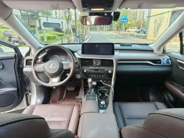 Lexus RX — Фото автомобиля 5