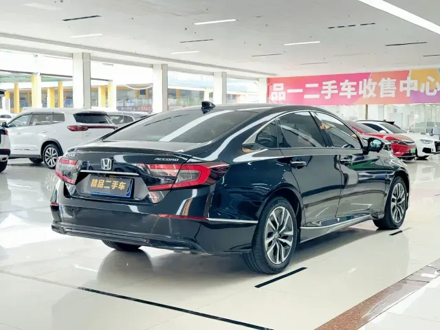 Honda Accord — Фото автомобиля 6