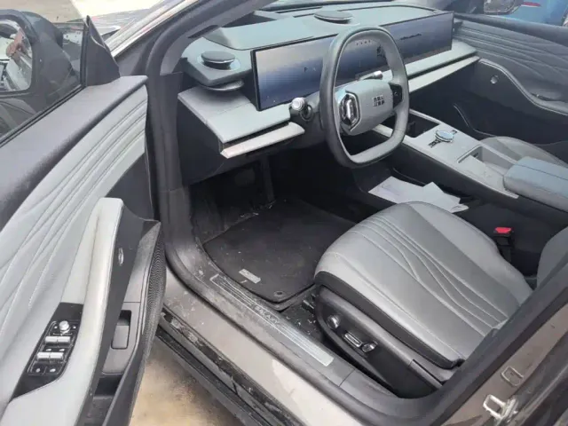 Geely Galaxy E8 — Фото автомобиля 12