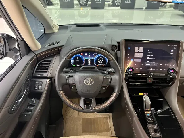 Toyota Alphard — Фото автомобиля 19