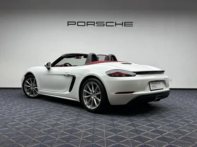Porsche 718 — Фото автомобиля 7