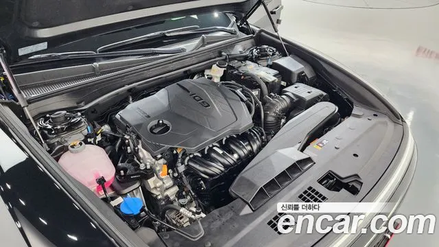 Hyundai Grandeur Grandeur (GN7) 2.5 Бензин 2WD — Фото автомобиля 3