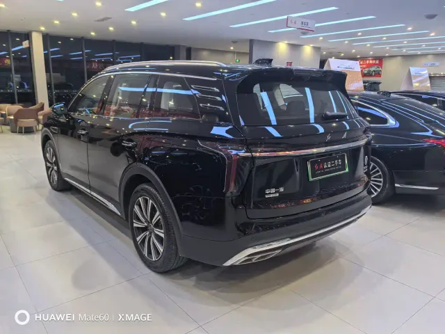 Hongqi HS7 PHEV — Фото автомобиля 6