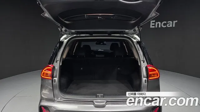 Kia Niro — Фото автомобиля 26