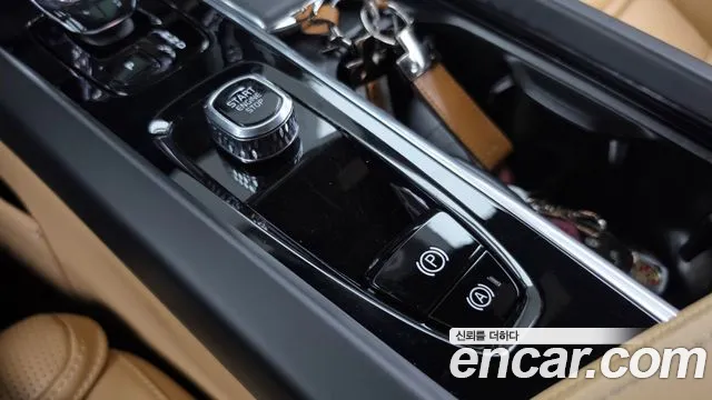 Volvo XC60 Generation 2 — Фото автомобиля 17