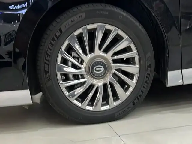 GAC Trumpchi M8 — Фото автомобиля 4