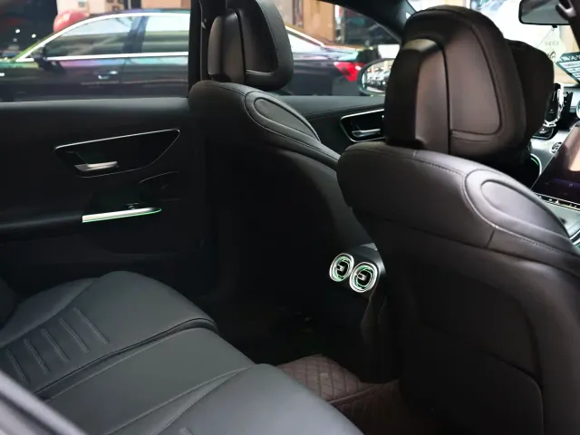 Mercedes-Benz C-Class — Фото автомобиля 8