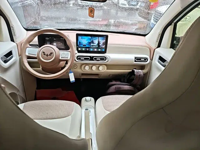 Wuling Hongguang Mini EV — Фото автомобиля 9