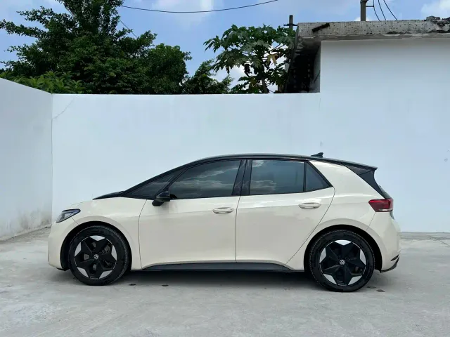 Volkswagen ID.3 — Фото автомобиля 2