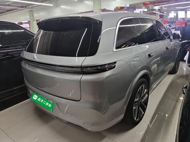 Li Auto L8 — Фото автомобиля 6