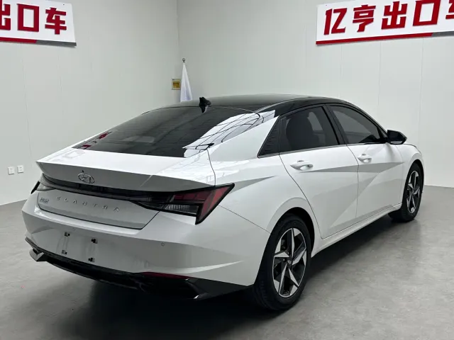 Hyundai Elantra — Фото автомобиля 20