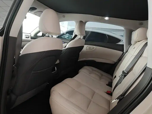 IM Motors LS6 — Фото автомобиля 16