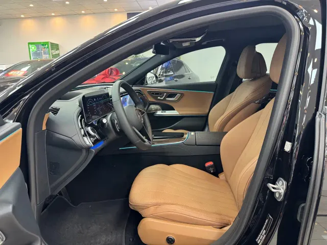 Mercedes-Benz E-Class — Фото автомобиля 5