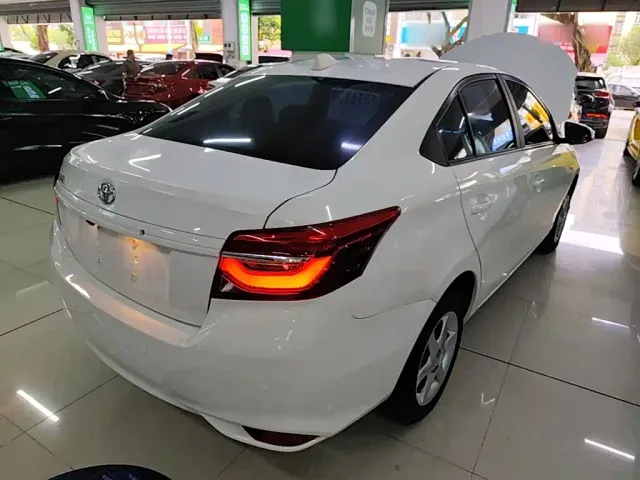 Toyota Vios — Фото автомобиля 6
