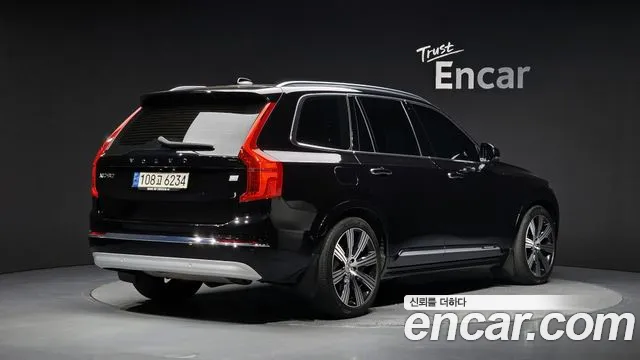 Volvo XC90 — Фото автомобиля 2