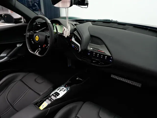 Ferrari SF90 — Фото автомобиля 16