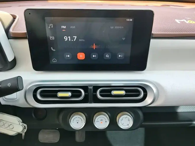 Wuling Hongguang Mini EV — Фото автомобиля 12