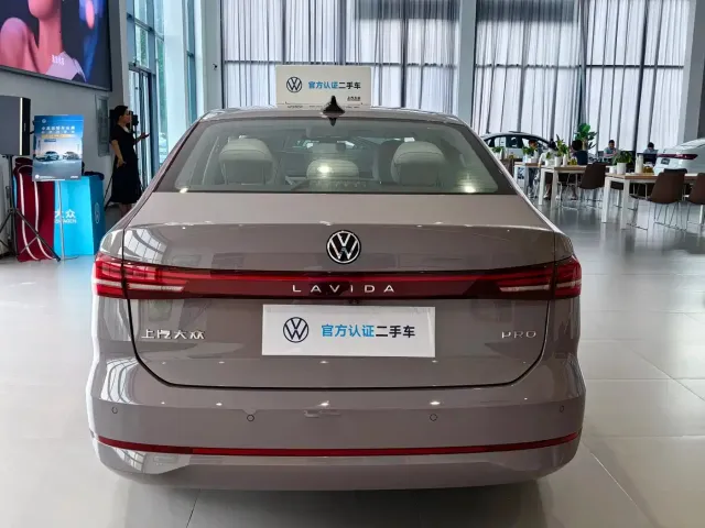 Volkswagen Lavida — Фото автомобиля 17