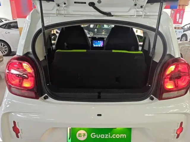 Roewe Clever — Фото автомобиля 18
