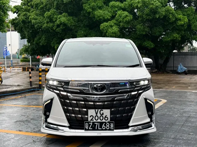 Toyota Alphard — Фото автомобиля 2
