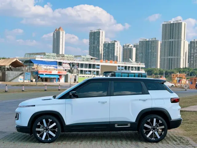 Geely ICON — Фото автомобиля 7