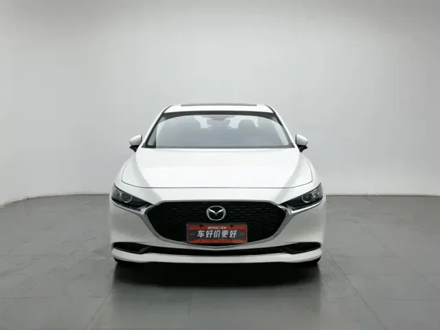 Mazda Axela — Фото автомобиля 3
