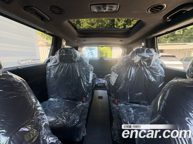 Kia Carnival Generation 4 — Фото автомобиля 18