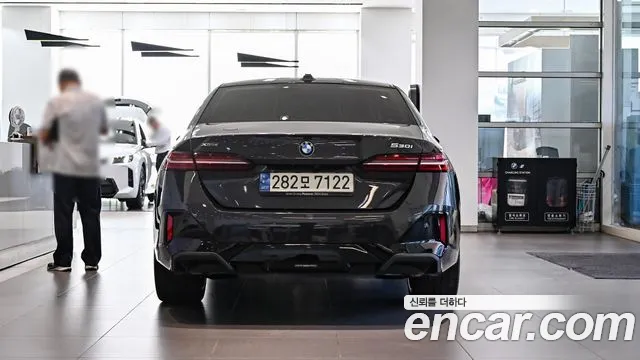 BMW 5 Series G60 — Фото автомобиля 3